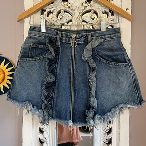CARMAR Denim Mini Skirt Size 28 Front Zip Ruffles Frayed